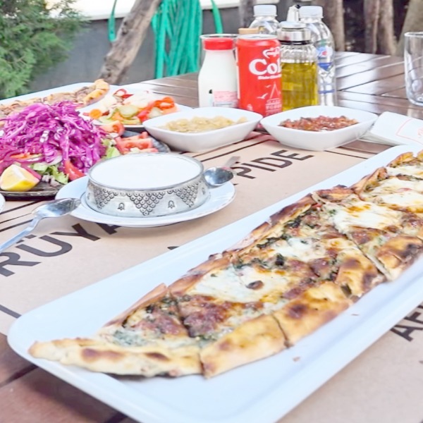 Isırgan Otlu Peynirli Pide